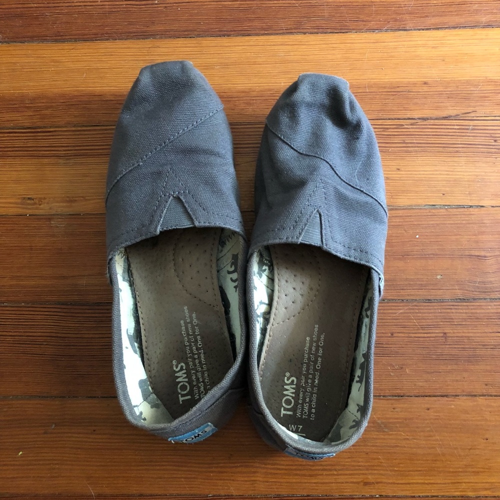 Gray Toms!